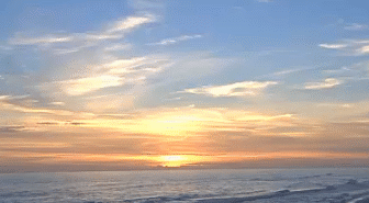 Il colore rosso del cielo al tramonto e all'alba